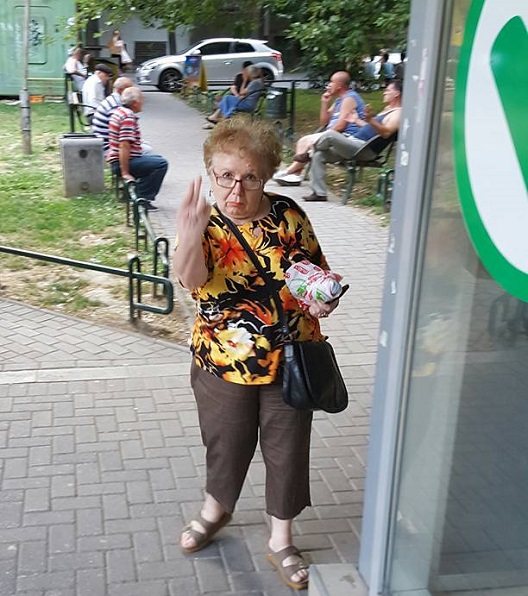 Ирена Ристиќ? Шарена револуција?